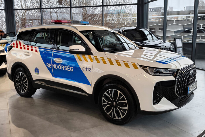 Új kínai autókat kapott a magyar rendőrség 1
