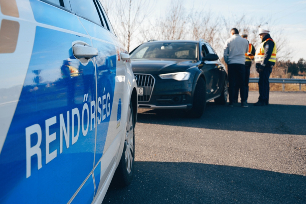 Háromszor kapták rajta, hogy bemindenezve vezetett, negyedszerre is volán mögé ült