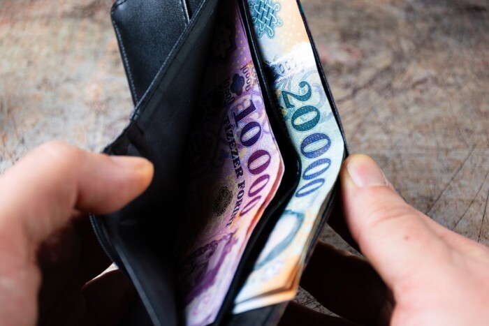 Sokba kerül az autózás? Itt akár 150 000 forintos állami támogatást is behúzhatsz 1 | Vezess Sokba kerül az autózás? Itt akár 150 000 forintos állami támogatást is behúzhatsz 1