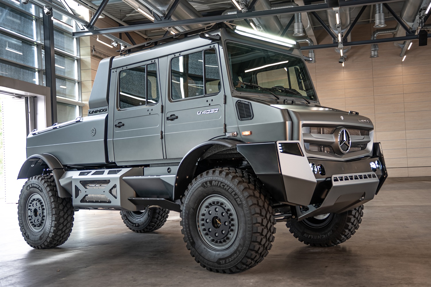 Mercedes-Benz Special Trucks präsentiert luxuriösesten Unimog aller Zeiten Mercedes-Benz Special Trucks unveils the most luxurious Unimog ever | Vezess | Vezess