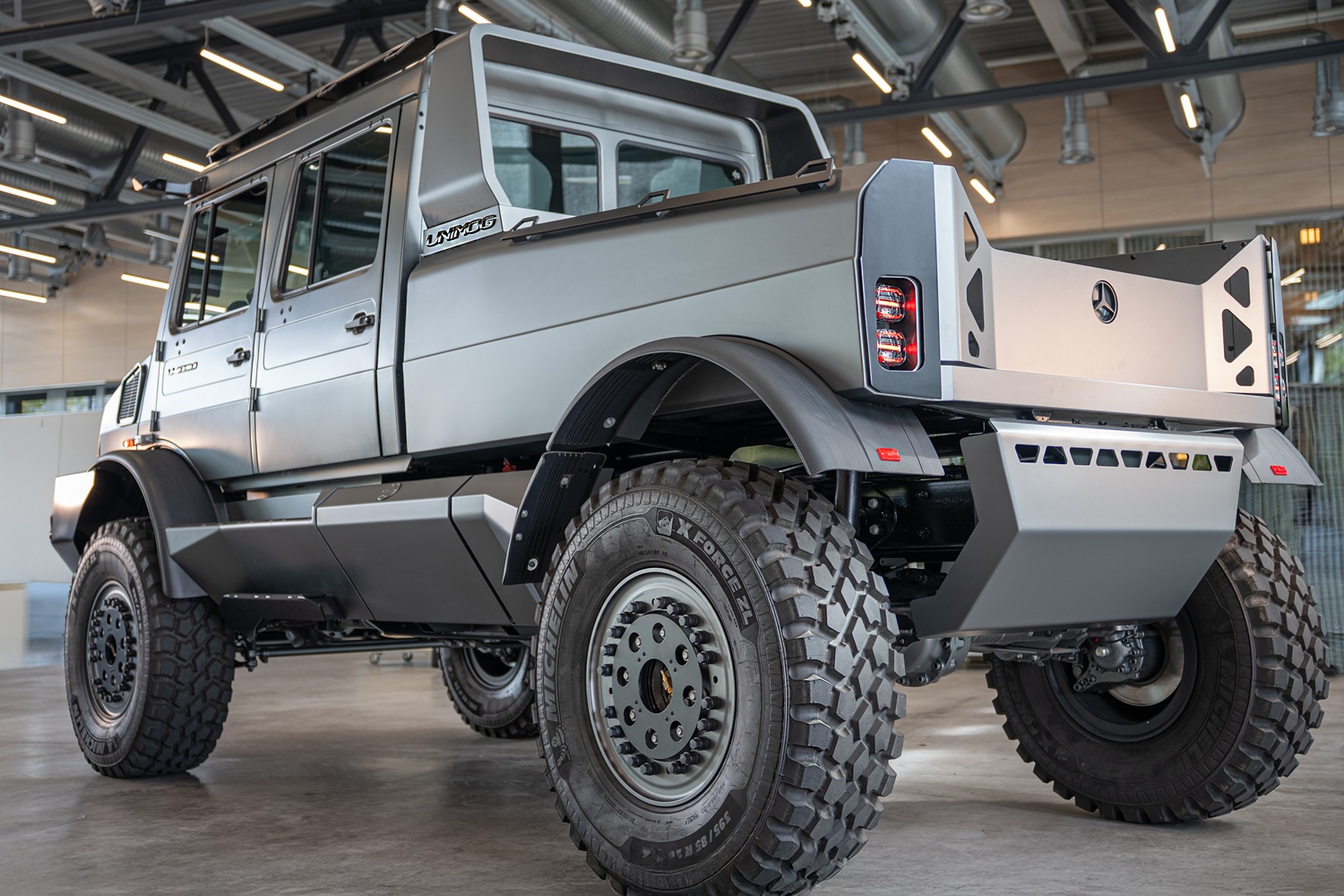 Mercedes-Benz Special Trucks präsentiert luxuriösesten Unimog aller Zeiten Mercedes-Benz Special Trucks unveils the most luxurious Unimog ever | Vezess | Vezess