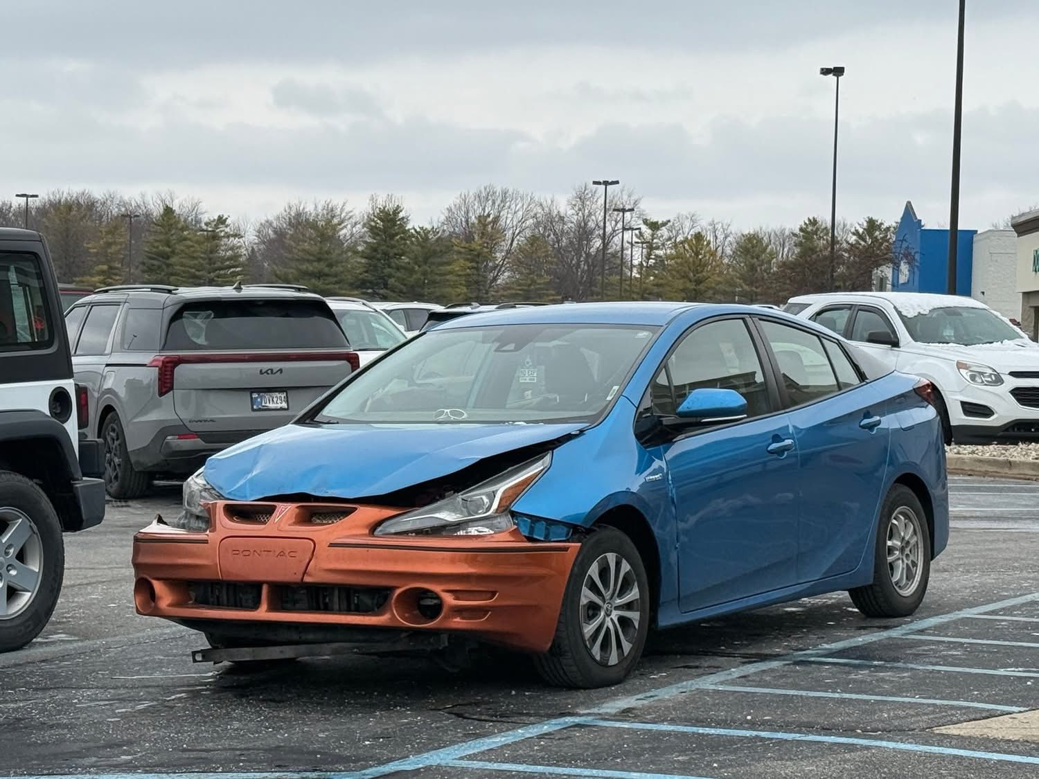 Eleve ronda volt ez a Prius, de valaki tudta fokozni 8 | Vezess Eleve ronda volt ez a Prius, de valaki tudta fokozni 8
