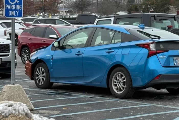 Eleve ronda volt ez a Prius, de valaki tudta fokozni 7 | Vezess Eleve ronda volt ez a Prius, de valaki tudta fokozni 7