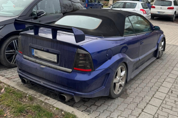 Itt egy magyar Opel, ami simán beillene a Halálos iramban-filmekbe 2 | Vezess Itt egy magyar Opel, ami simán beillene a Halálos iramban-filmekbe 2