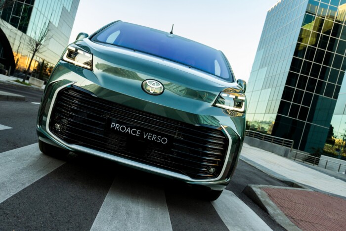 Új dízelmotor a legtágasabb Toyotában 6 | Vezess Új dízelmotor a legtágasabb Toyotában 6