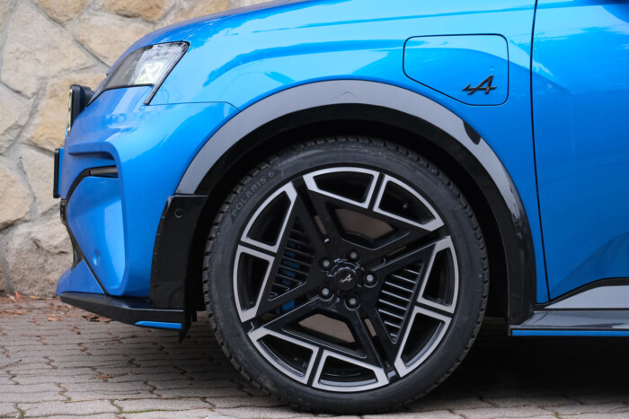 A magyar utak barátja ez a francia autó 22