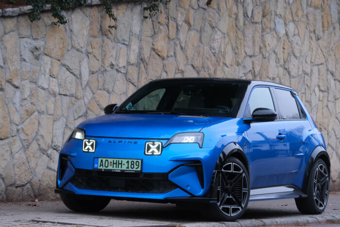 A magyar utak barátja ez a francia autó 23