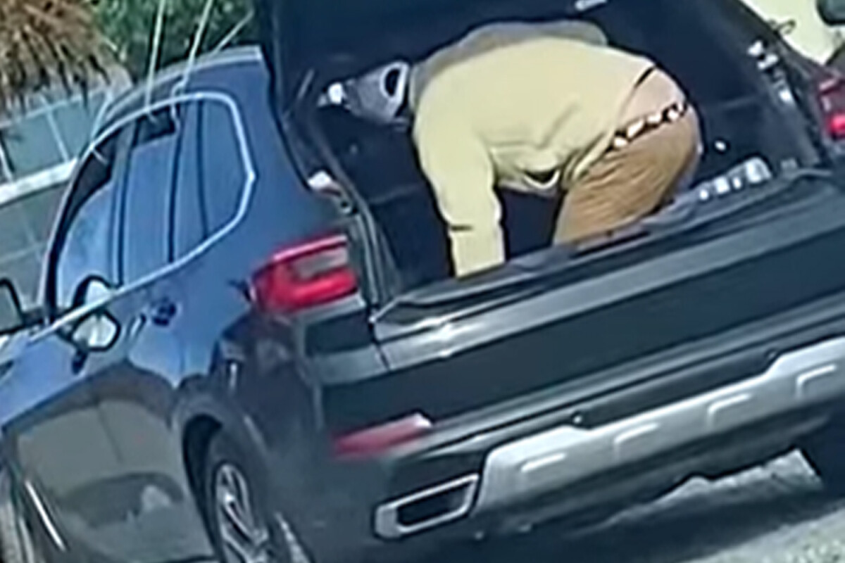 Az évtized karácsnyi bakiját követte el egy BMW-s, elég sokan kinevették