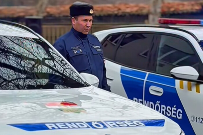 400 lóerős, 32 milliós autókat kapott a magyar rendőrség