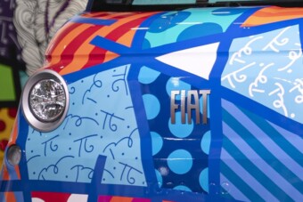 Színes őrületté varázsolták a legkisebb Fiatot