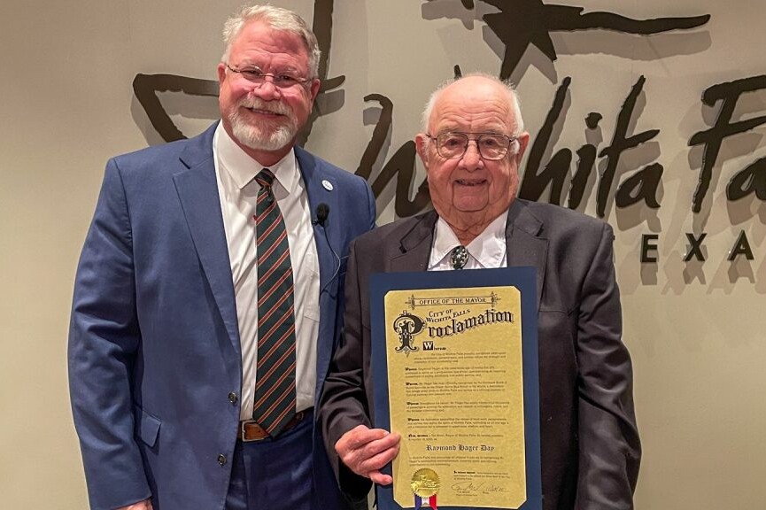 Még mindig hivatásos buszsofőr a 95 éves amerikai aggastyán