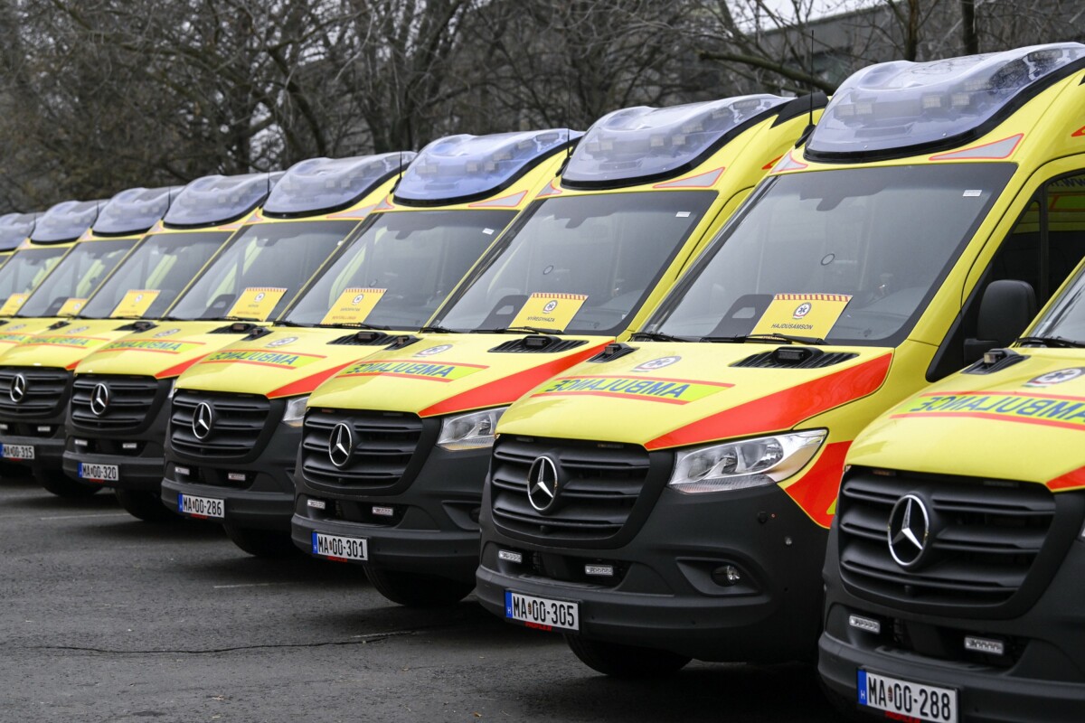 76 millióba kerül egy új mentőautó Magyarországon