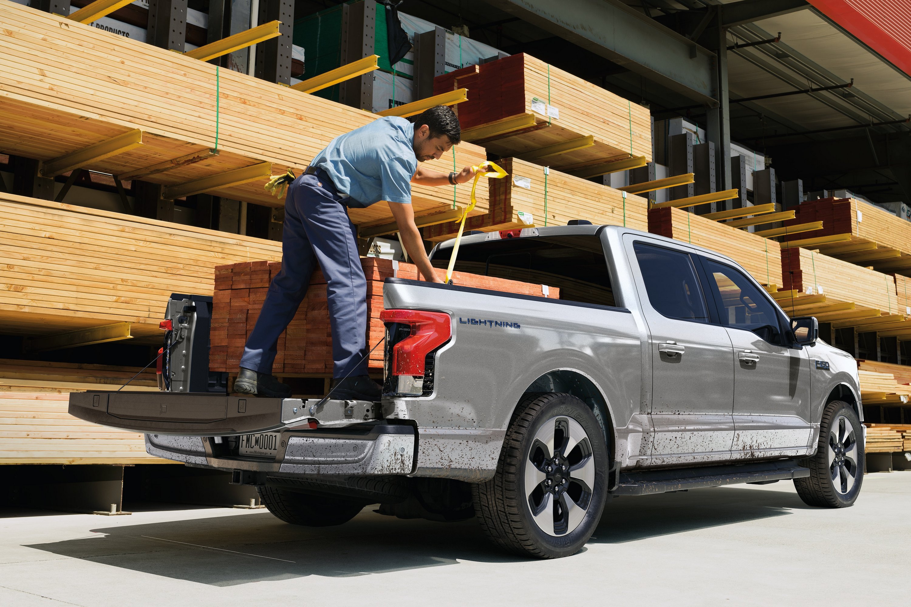 fl11641524_f150_bev_lariat_pro_34rrpasstlntldnglmbrtrckbd_mj | Vezess | Vezess