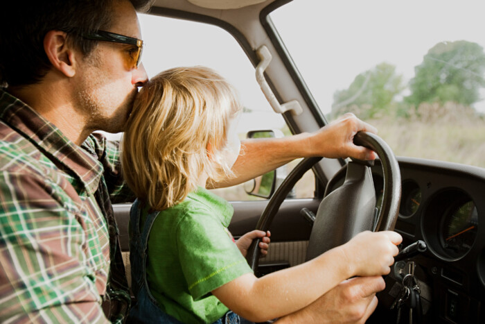 Miért nem szabad a gyereknek vezetni? A neurológusok válasza érdekesebb, mint gondolnád