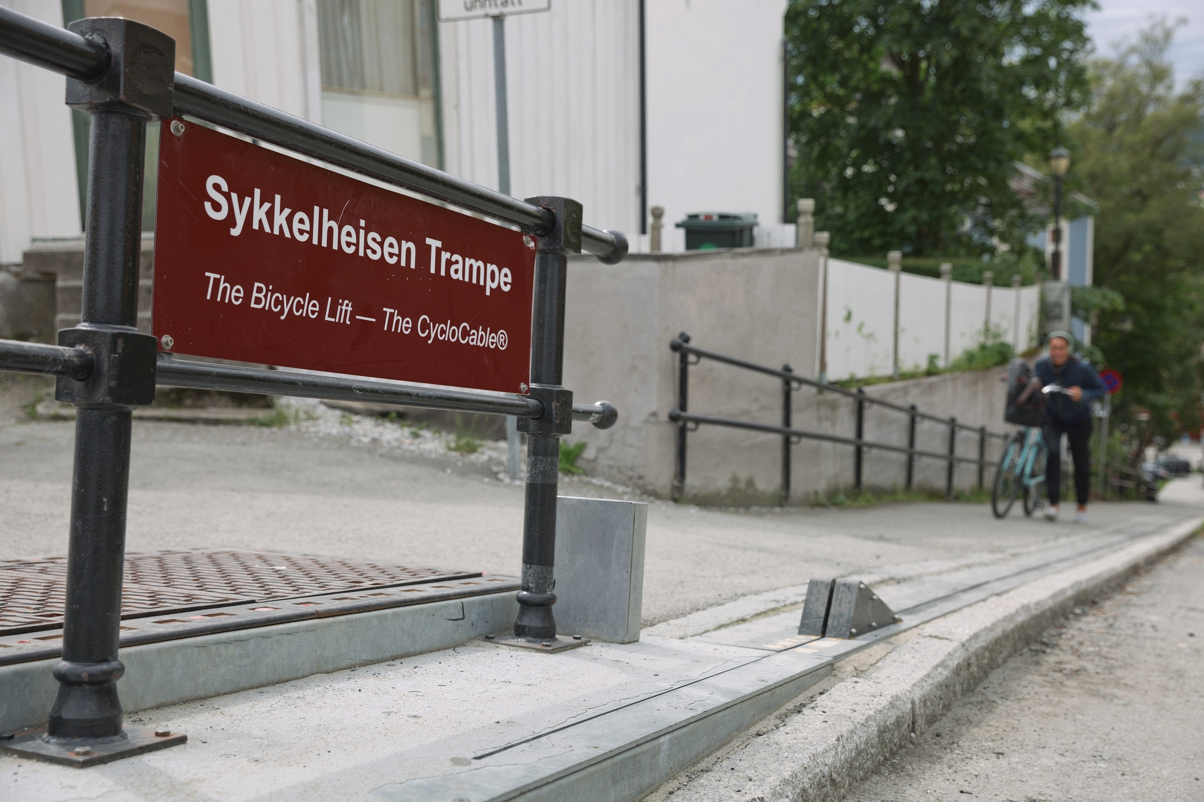 The Trampe bicycle lift Norwegian Sykkelheisen Trampe The bicycle lift developed in Trondheim goes up the steep hill at Brubakken near Gamle Bybro | Vezess | Vezess