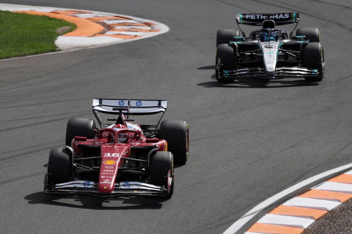 Ünnepi adok-kapok az F1-ben: ajándékkal vágott vissza Leclerc