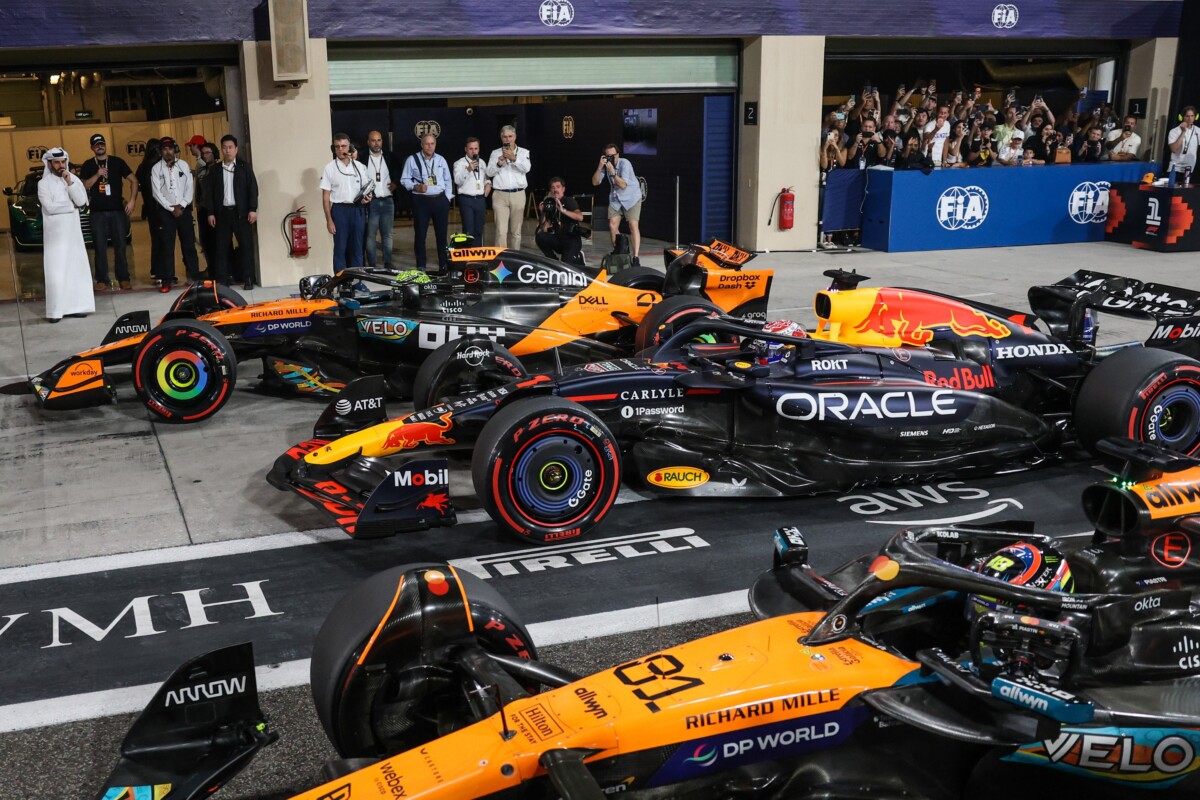 Verstappen a McLarenek feltartásán gondolkozik