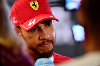 Sosem látott ferraris mélységekbe került Hamilton
