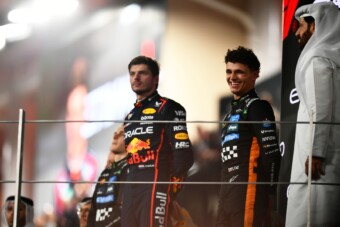 Fejet hajtott Verstappen a trónfosztója előtt