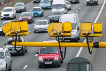 Több tízezer gyorshajtási bírságot töröltek