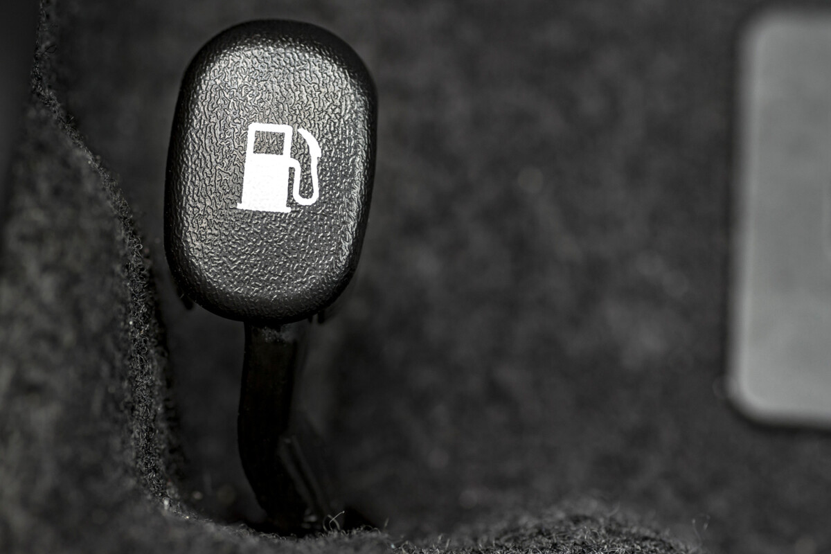 Ez történt az autókkal az egyik hazai Shell-kúton