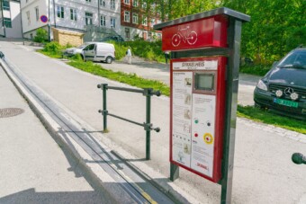 Okos eszköz, amely megkönnyíti az emelkedőt a bringásoknak