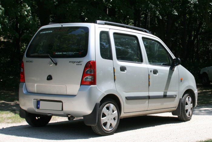 Annyira imádták, hogy ünnepi temetést rendeztek a családi Suzukinak 1 | Vezess Annyira imádták, hogy ünnepi temetést rendeztek a családi Suzukinak 1