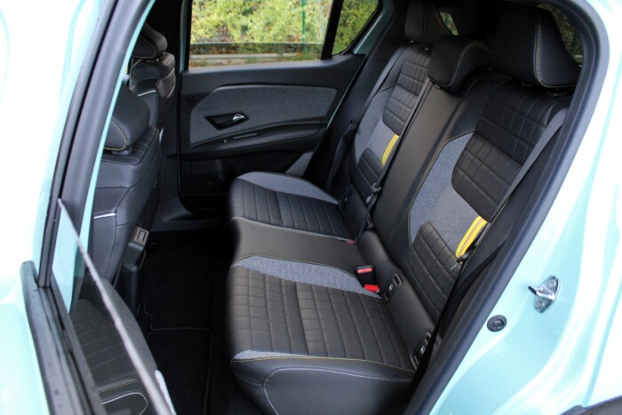 Kellett már egy ilyen vidám autó az utakra 16