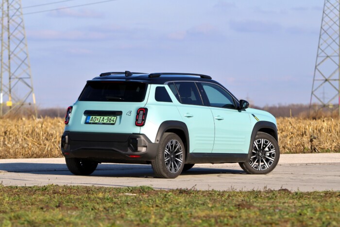 Kellett már egy ilyen vidám autó az utakra 6