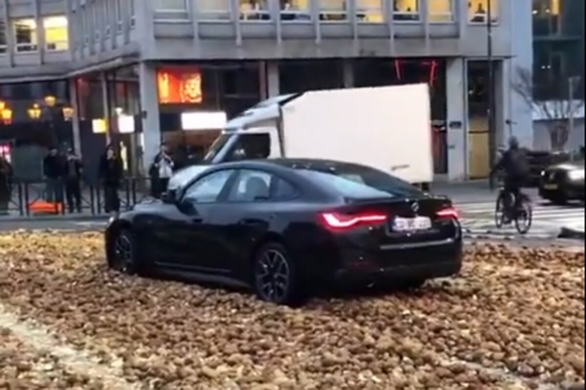 Kibabrált a krumpli egy BMW-vel