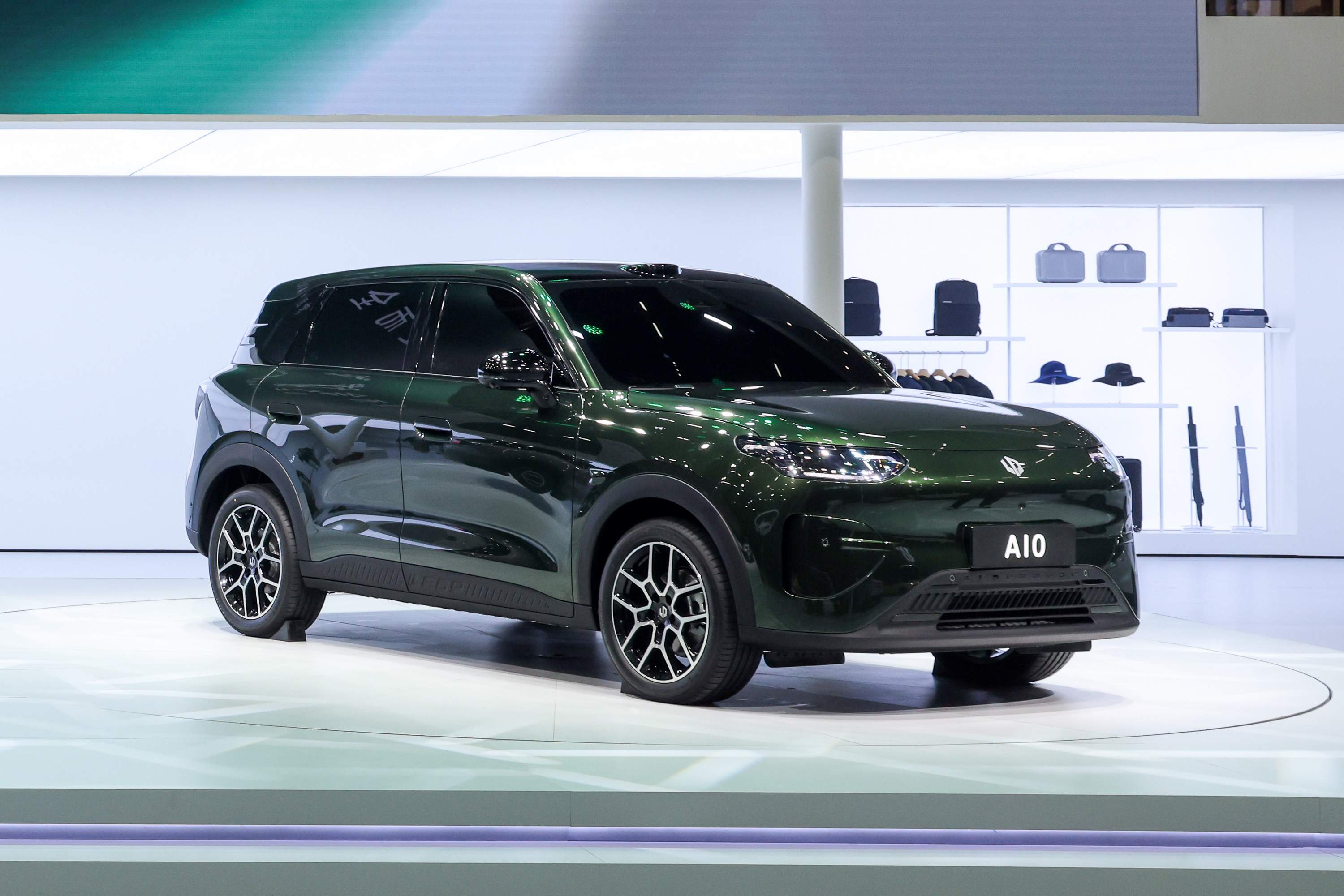 leapmotor-a10-b03x-on-guangzhou-motor-show-stand-21-nov-2025 | Vezess | Vezess