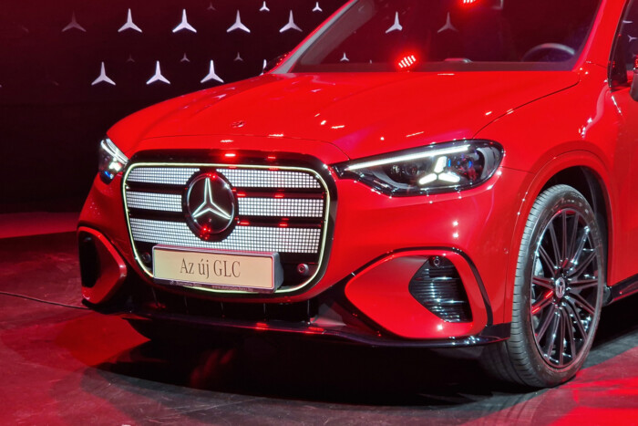 Elbénázott autói után újra igazi Mercedes született 2