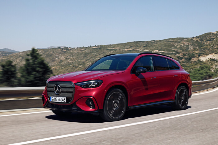 Elbénázott autói után újra igazi Mercedes született 20