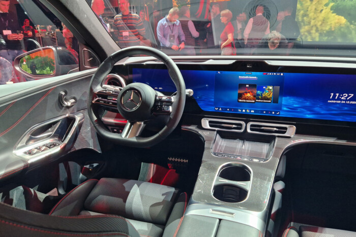 Elbénázott autói után újra igazi Mercedes született 11