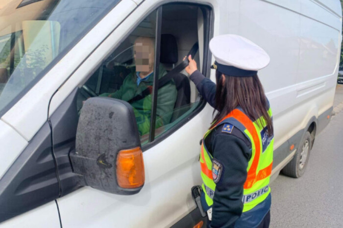 Tízmillió forintot utaltak a lányukat gyászoló szülőknek 7 | Vezess Tízmillió forintot utaltak a lányukat gyászoló szülőknek 7