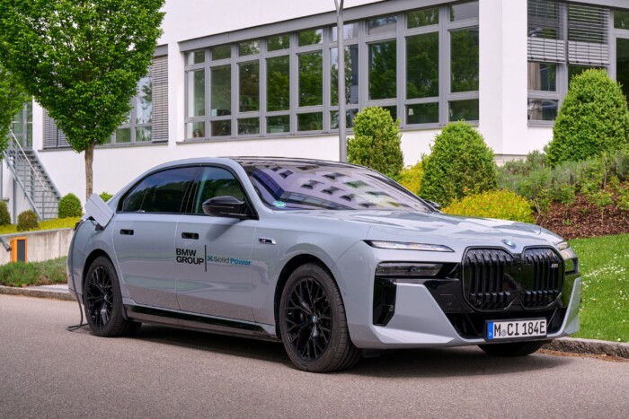 Benzinmotort szerelne villanyautóiba a BMW 4 | Vezess Benzinmotort szerelne villanyautóiba a BMW 4