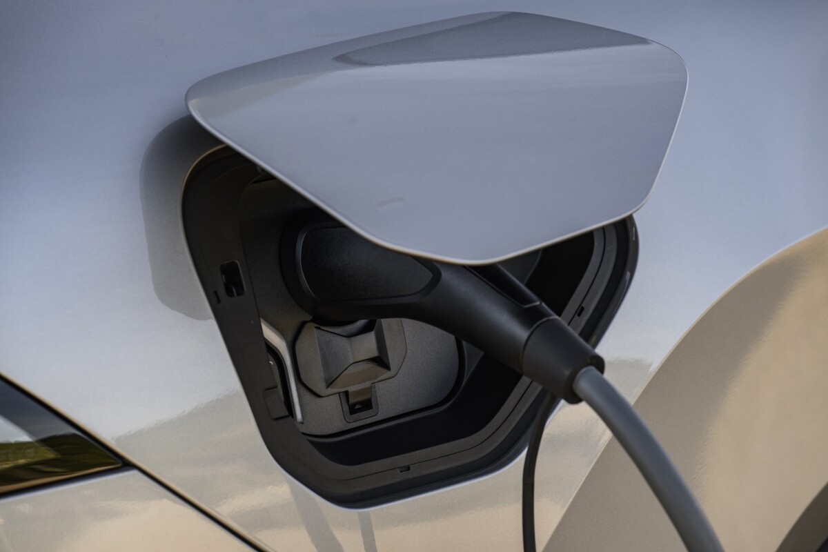 Ebben az európai országban szinte minden új autó elektromos