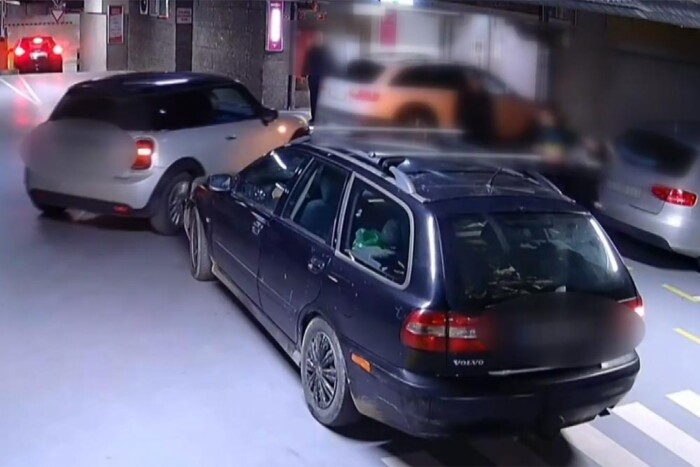 Aljas parkolás miatt tört ki elképesztő cirkusz egy tatabányai garázsban