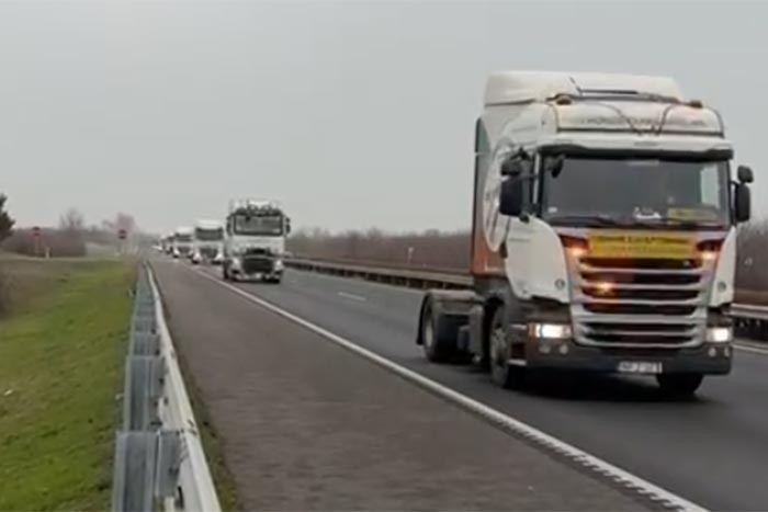 Tiltakozó kamionosok bénítják meg Budapestet