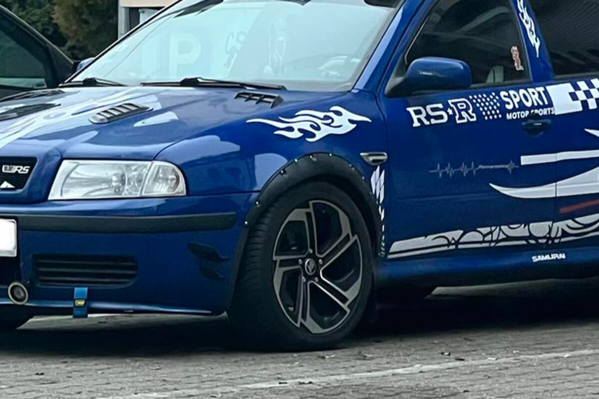 Ez a magyar skodás megvette az összes matricát a Temuról, bár ne tette volna