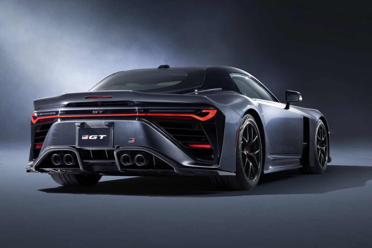 V8-as szupersportautót épített a Toyota