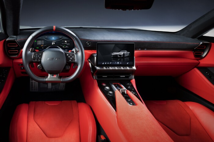 V8-as szupersportautót épített a Toyota 13