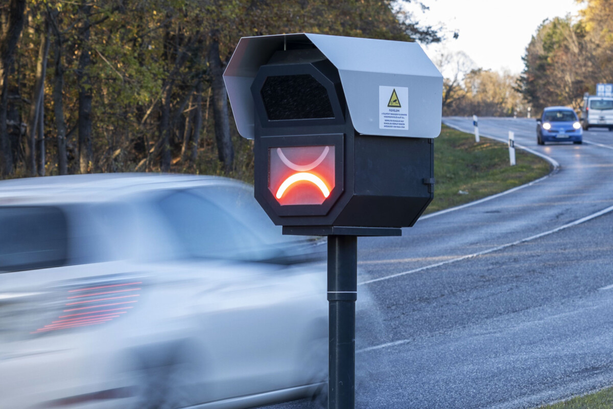 Magántraffipaxok jelentek meg az utakon