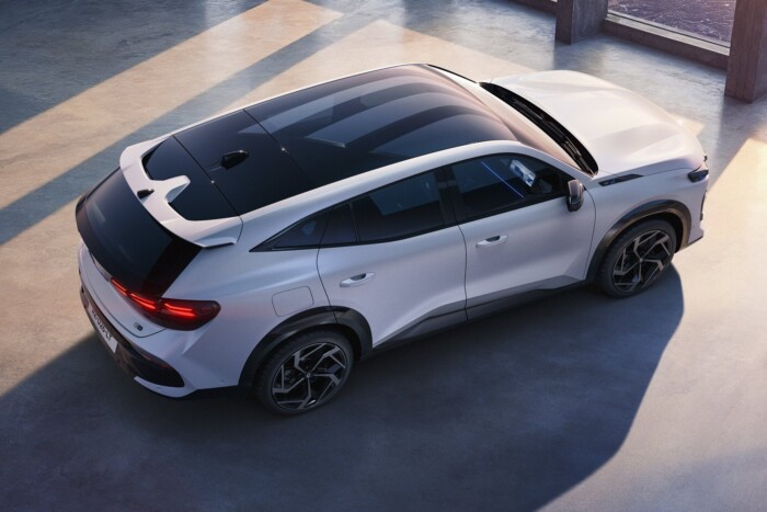 Hatalmas hibriddel bővít a Renault 13 Hatalmas hibriddel bővít a Renault 13