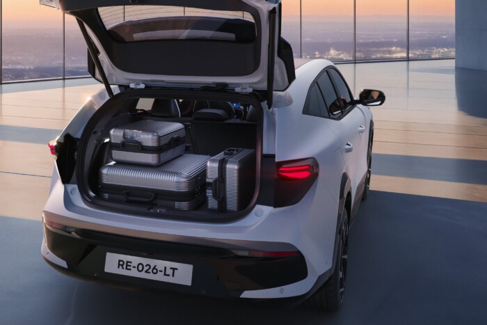 Hatalmas hibriddel bővít a Renault 9 Hatalmas hibriddel bővít a Renault 9