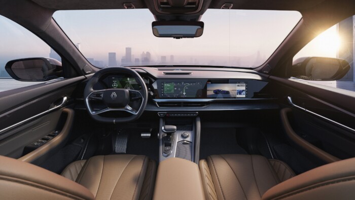 Hatalmas hibriddel bővít a Renault 8 Hatalmas hibriddel bővít a Renault 8