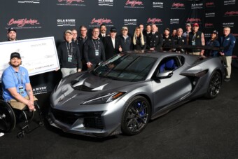 Egy vagyon volt ez az új autó, és a vevőnek még szerelnie is kell