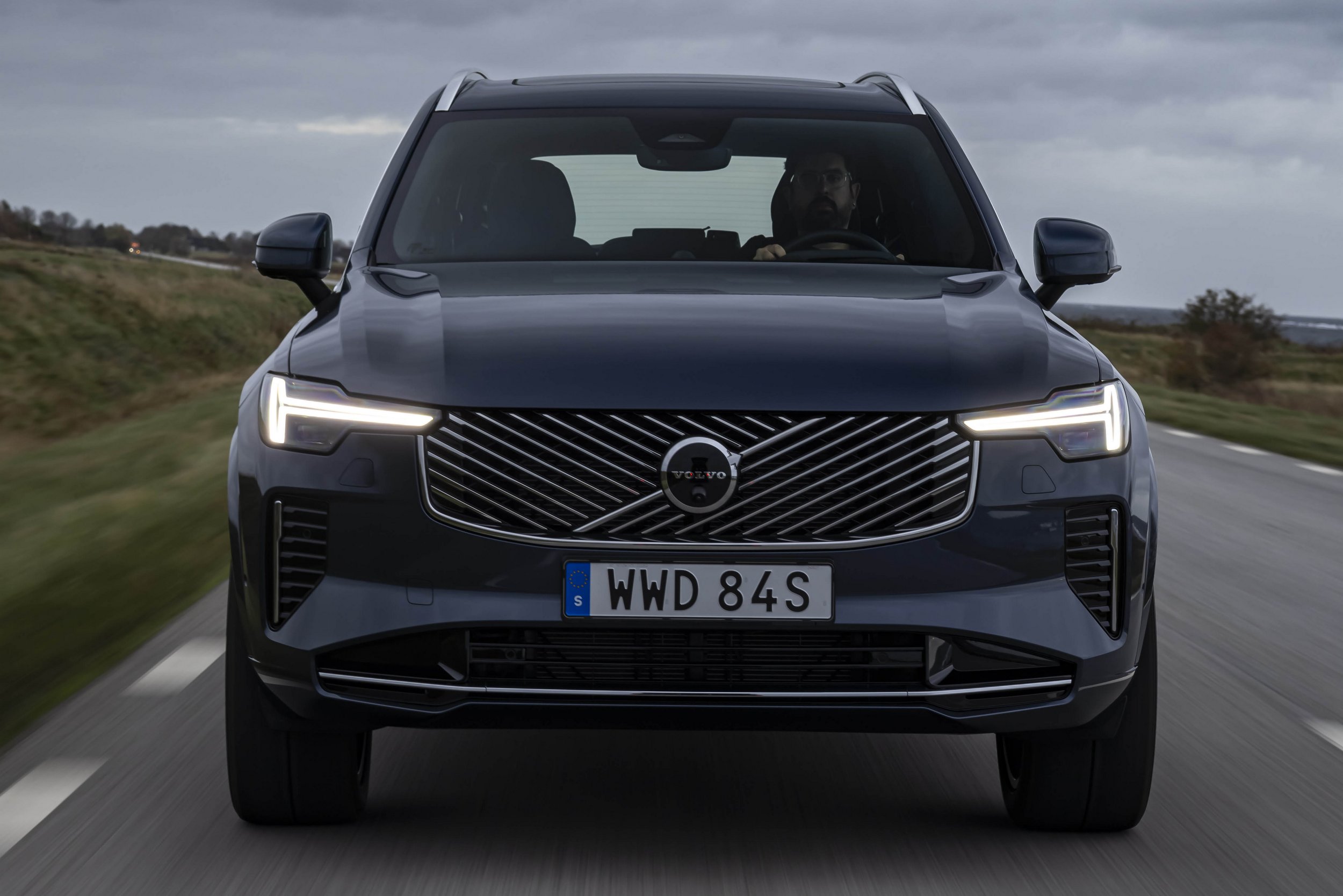 4 Volvo 2025 104 270 db −39 | Vezess