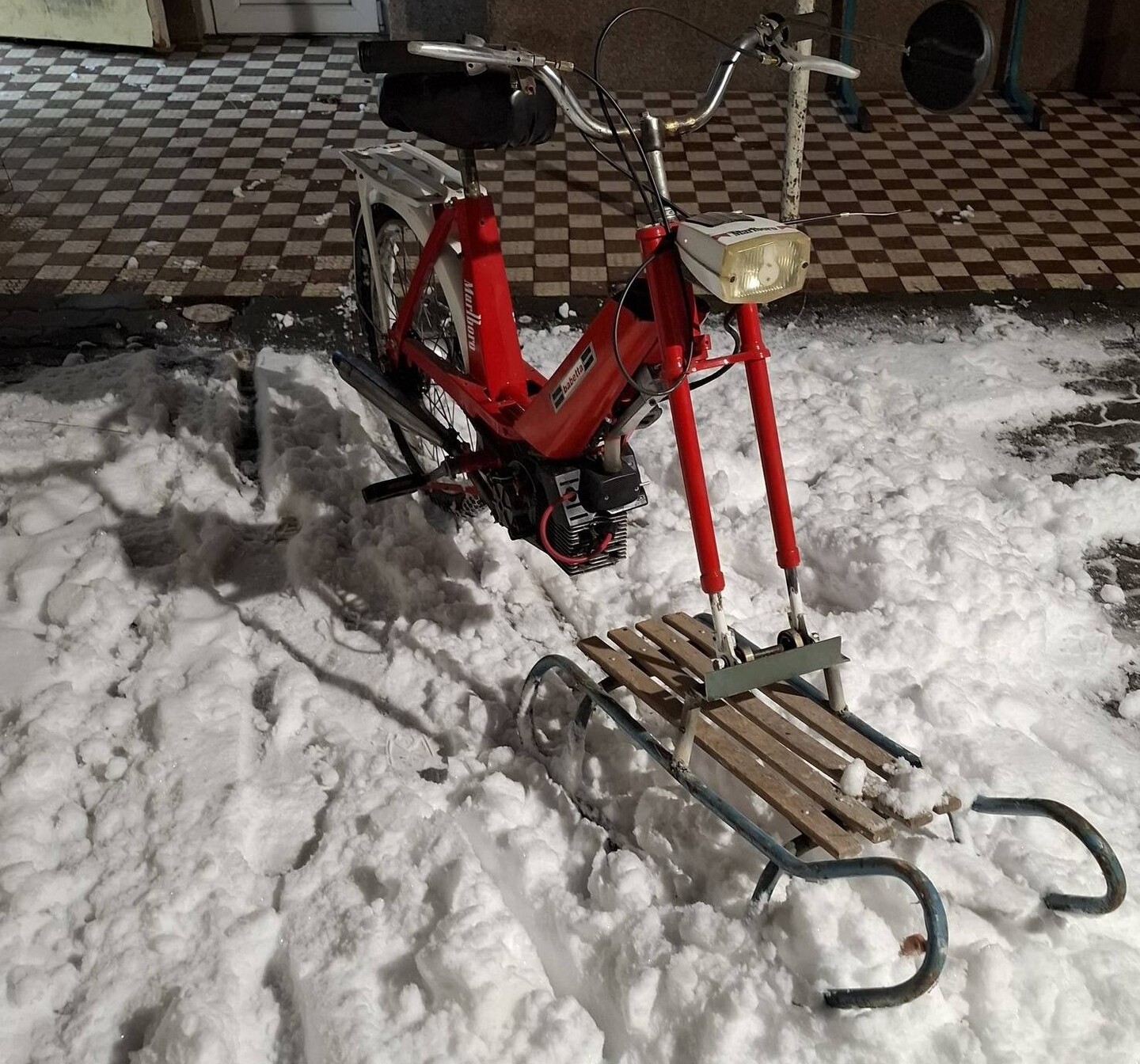 Igazi gépszörnyet szült a hóhelyzet vidéken, leborulunk a zseniális megoldás előtt 1