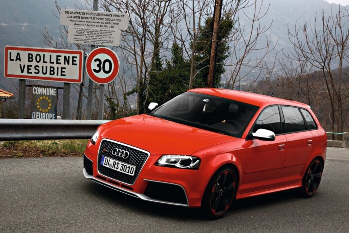 A 300-as száguldásával menőzött a TikTokon, a rendőrök köszönték szépen 7